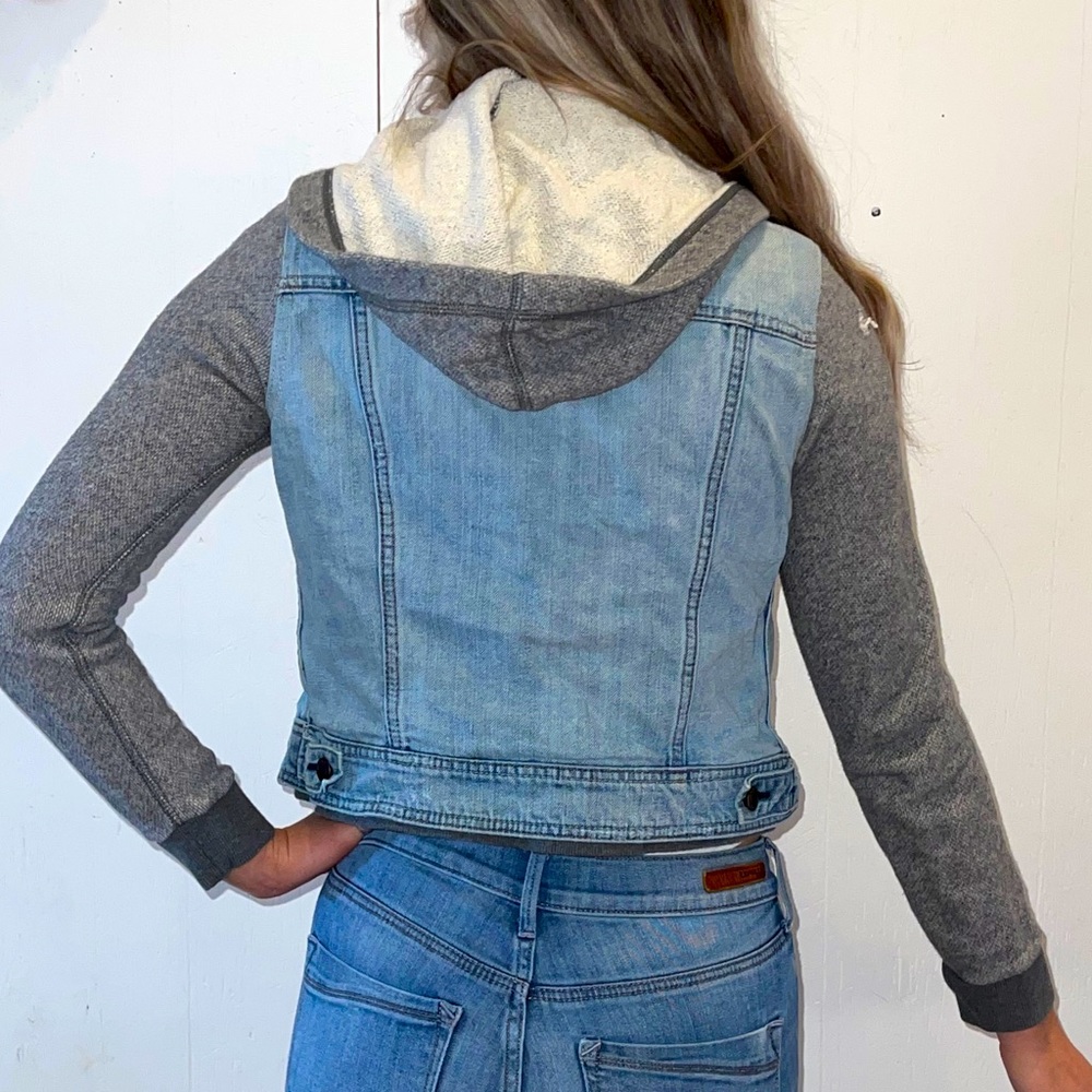 Jean jacket - Picture 2 of 3